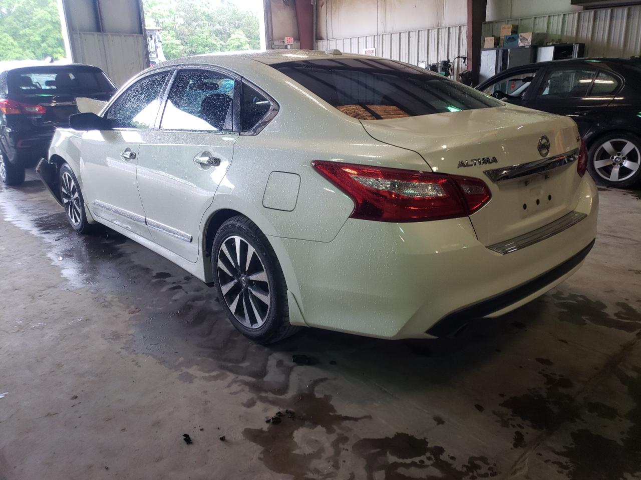 Photo 3 from auction – 2017 NISSAN ALTIMA 2.5 with VIN 1N4AL3AP7HC255219