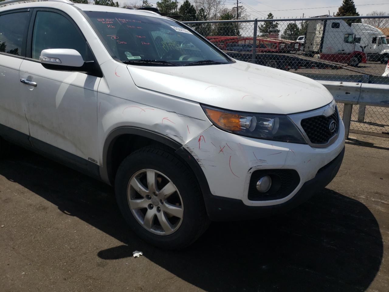 Photo 9 from auction – 2013 KIA SORENTO LX with VIN 5XYKTCA62DG422517