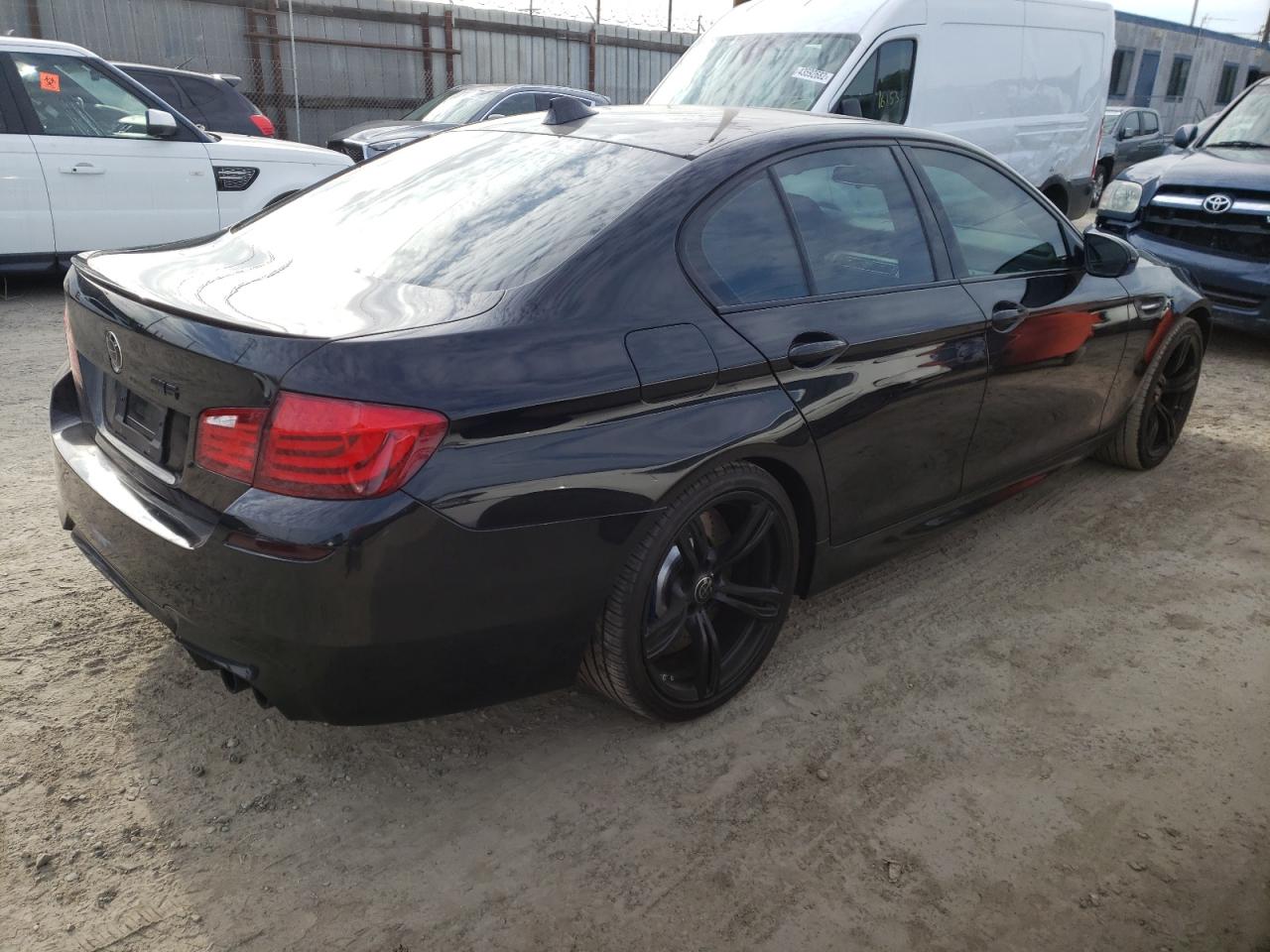 Photo 4 from auction – 2013 BMW M5 with VIN WBSFV9C53DD095765