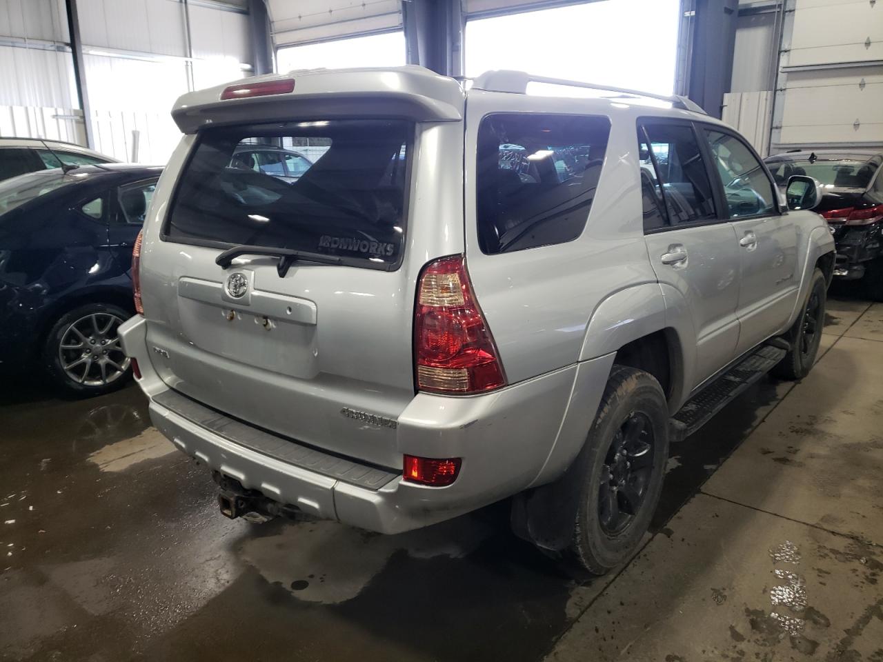 Photo 4 from auction – 2005 TOYOTA 4RUNNER SR with VIN JTEBT14R358020469
