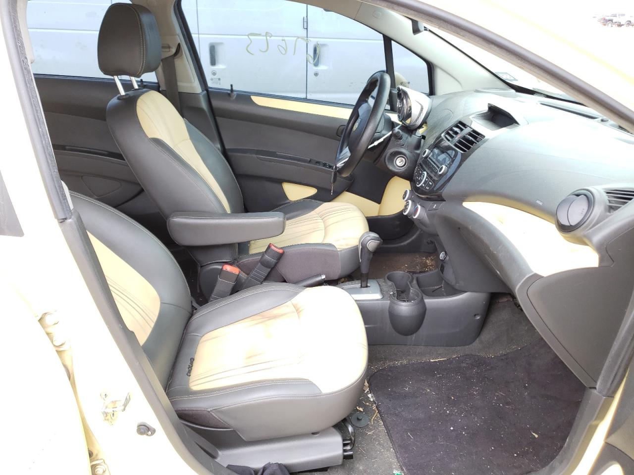 Photo 16 from auction – 2014 CHEVROLET SPARK LS with VIN KL8CB6S96EC521129