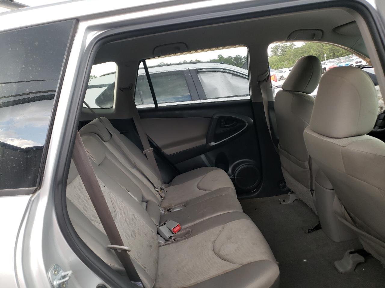 Photo 6 from auction – 2010 TOYOTA RAV4 with VIN JTMZF4DVXA5015693
