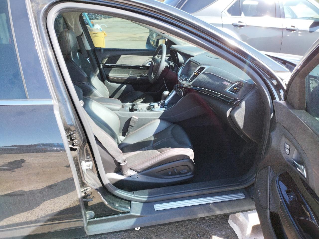 Photo 5 from auction – 2015 CHEVROLET SS with VIN 6G3F15RW7FL115300