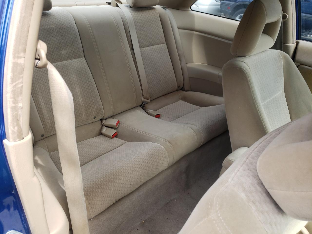 Photo 6 from auction – 2004 HONDA CIVIC DX V with VIN 1HGEM22334L075648