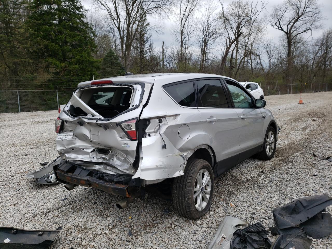 Photo 4 from auction – 2017 FORD ESCAPE SE with VIN 1FMCU9G99HUC35460