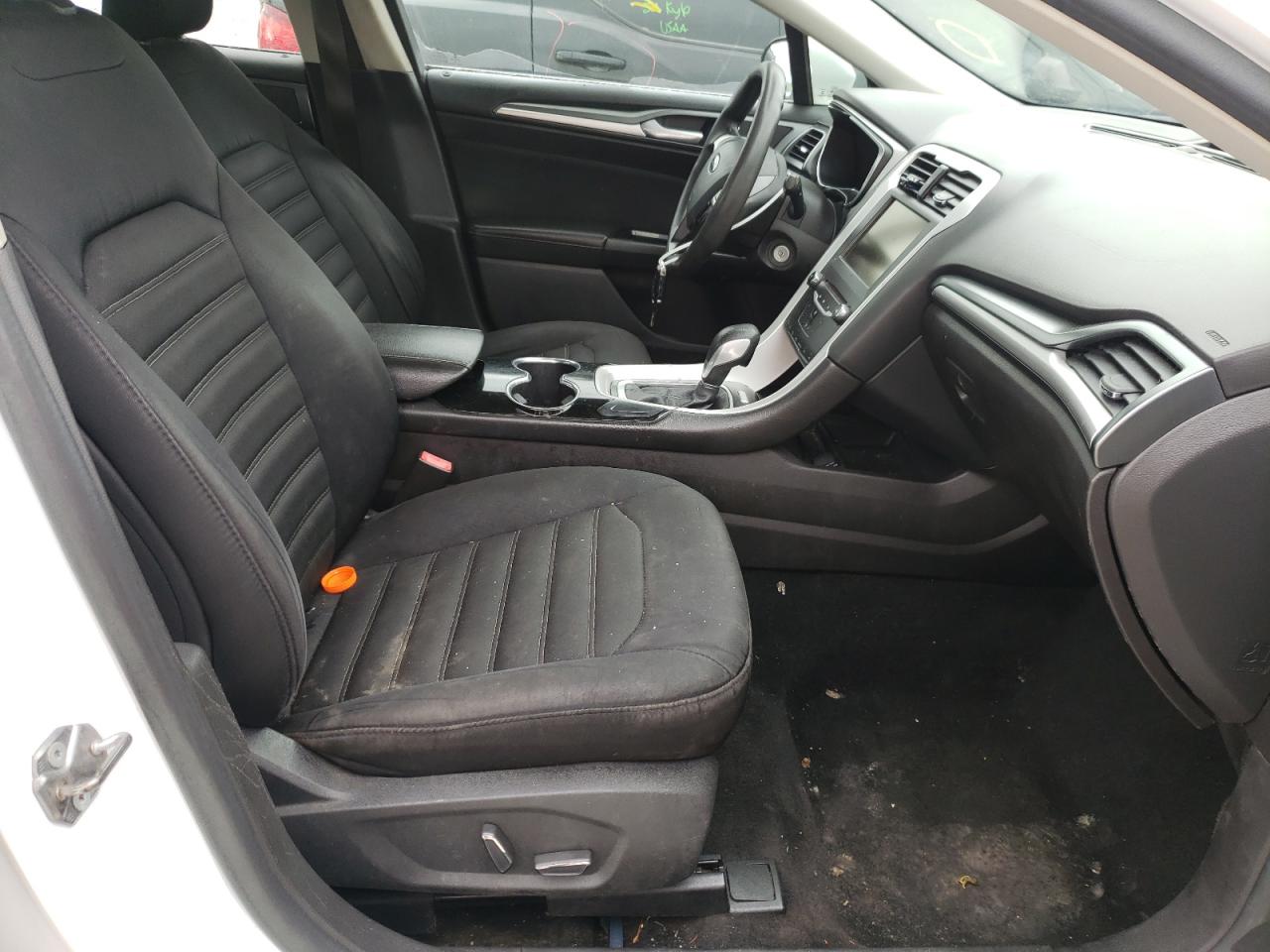 Photo 5 from auction – 2015 FORD FUSION SE with VIN 3FA6P0HD3FR290777