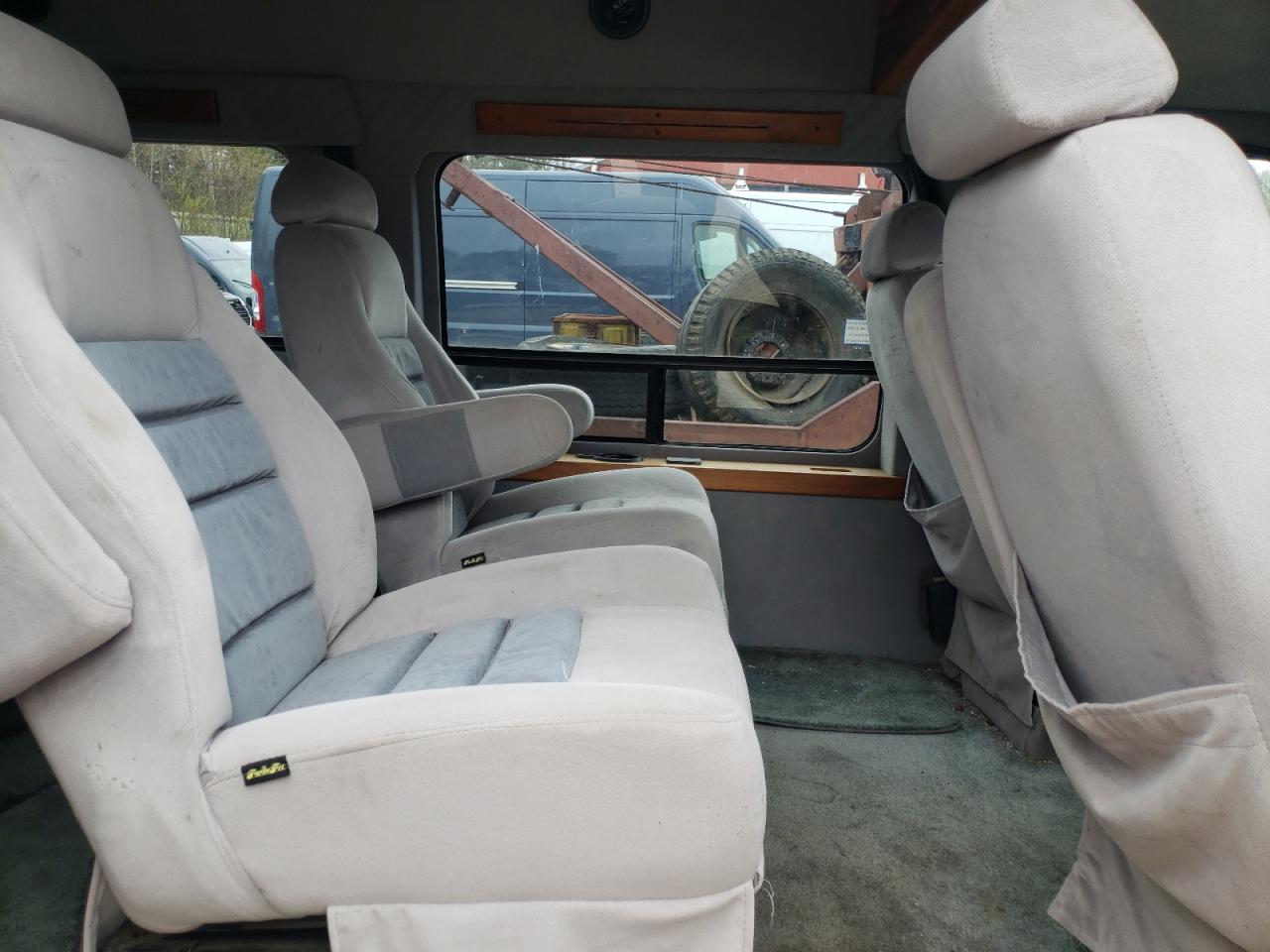 Photo 6 from auction – 2003 DODGE RAM VAN B1 with VIN 2D6WB11Y33K528207