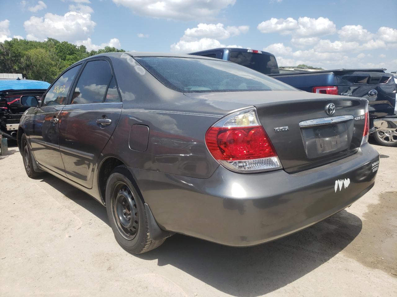 Photo 3 from auction – 2005 TOYOTA CAMRY LE with VIN 4T1BE30K75U947724