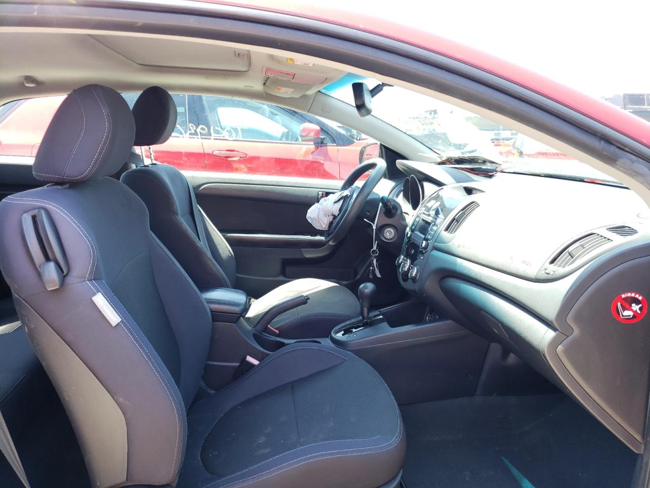 Photo 5 from auction – 2010 KIA FORTE EX with VIN KNAFU6A29A5255782