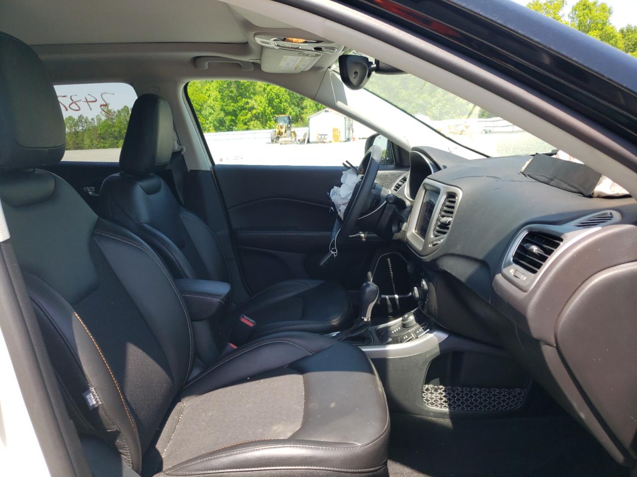 Photo 5 from auction – 2018 JEEP COMPASS LA with VIN 3C4NJDBB3JT281188