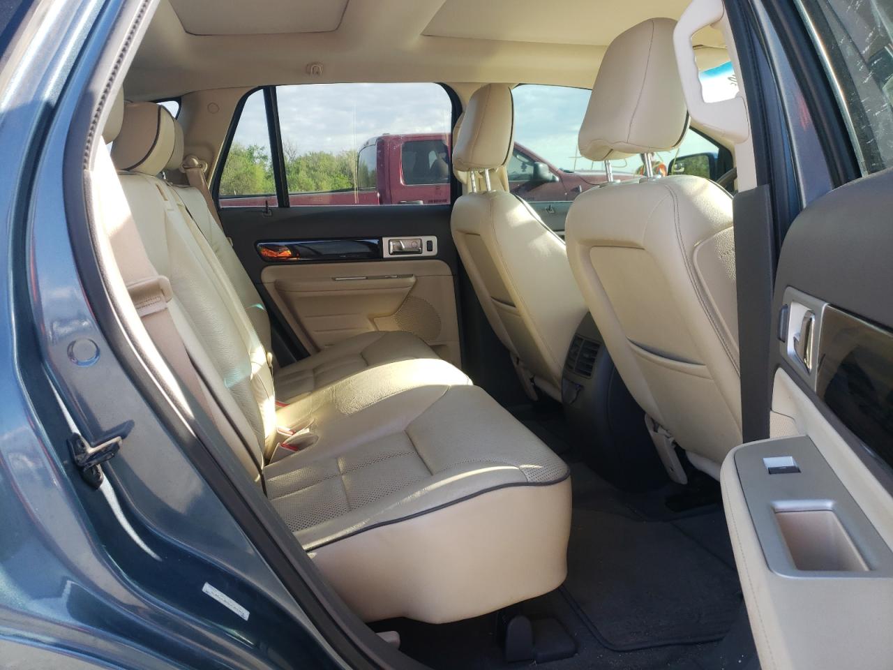 Photo 6 from auction – 2010 LINCOLN MKX with VIN 2LMDJ6JC0ABJ09844