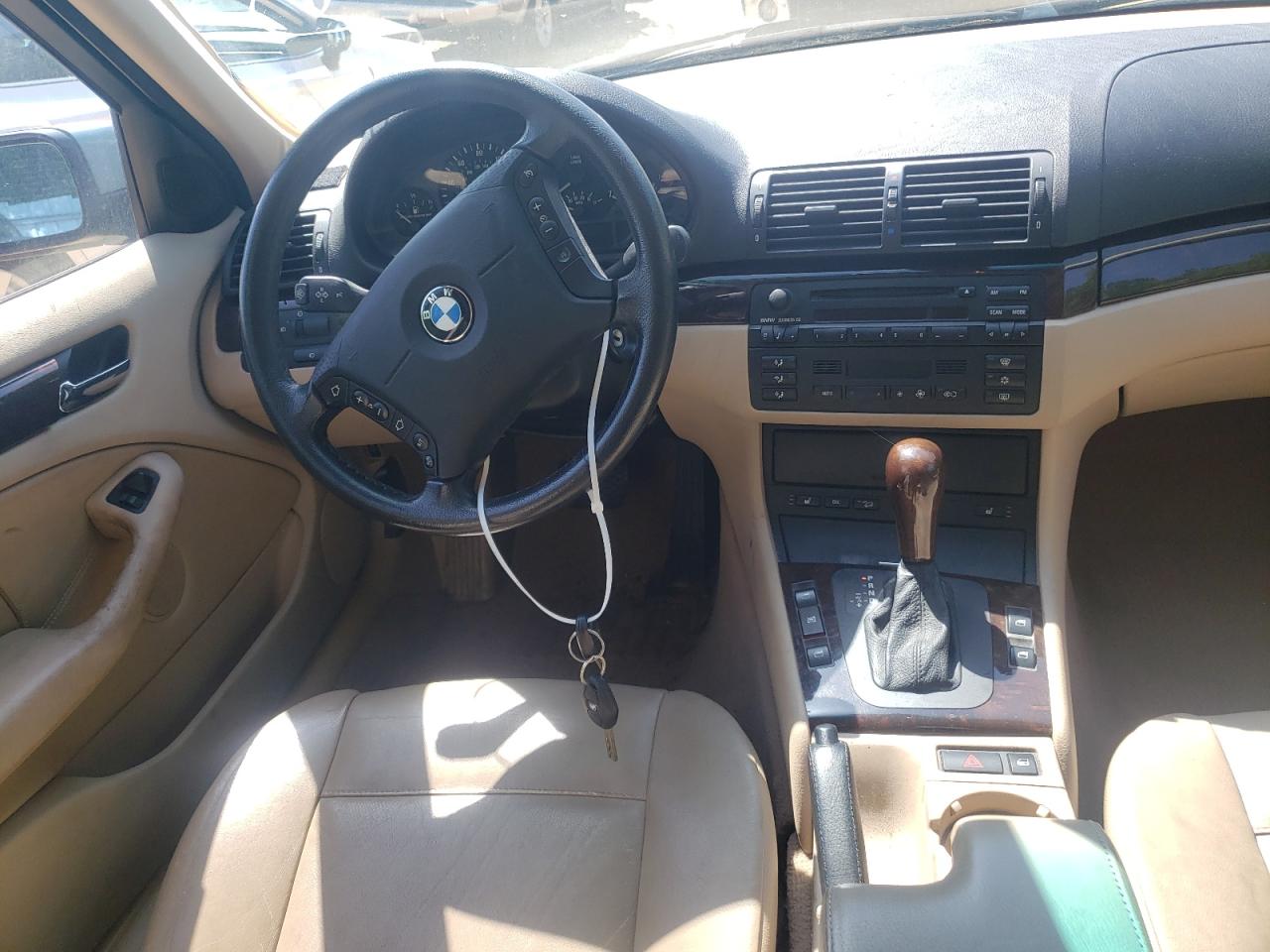 Photo 9 from auction – 2003 BMW 325 XI with VIN WBAEU33453PM52111