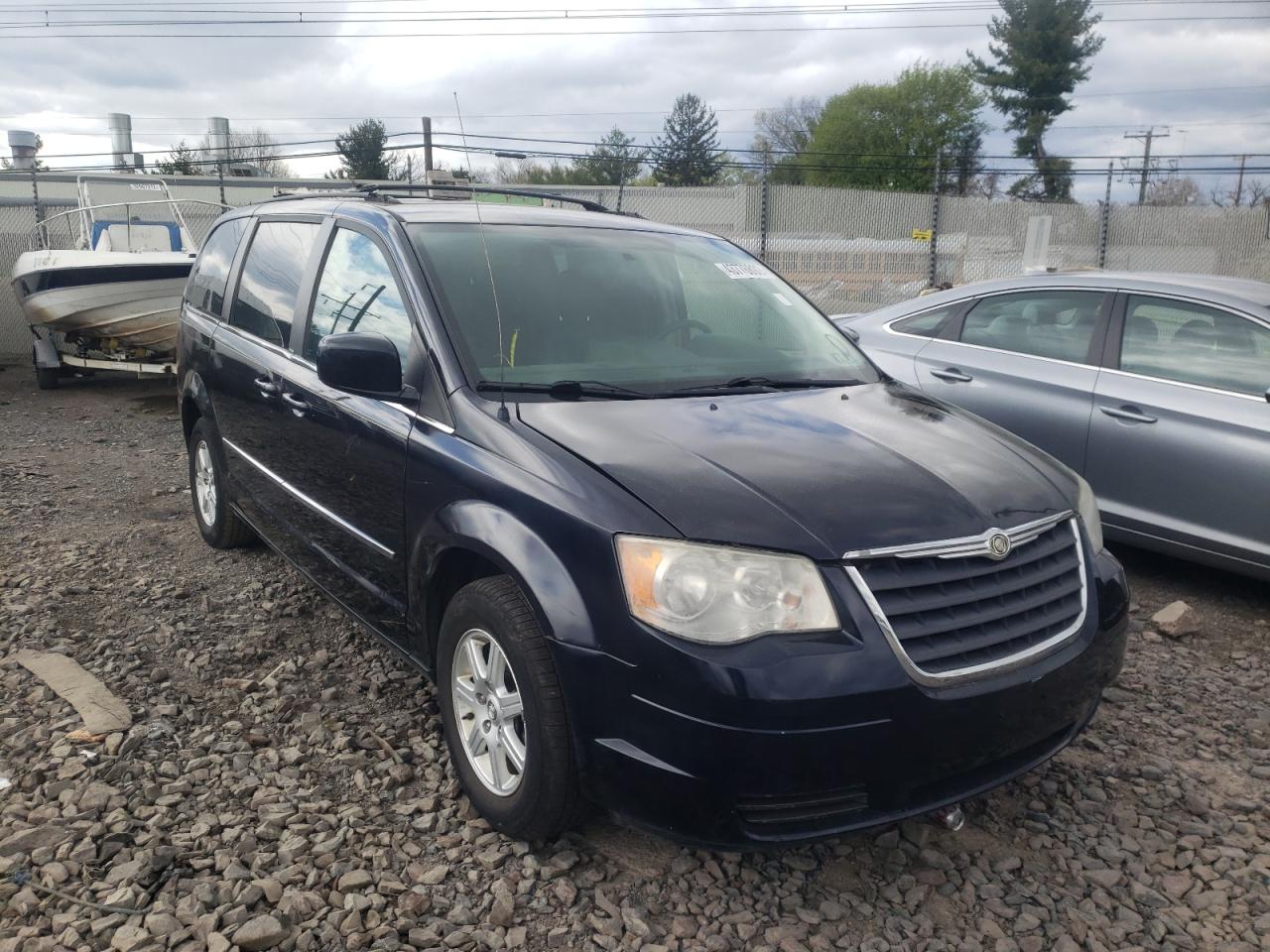 Photo 1 from auction – 2010 CHRYSLER TOWN & COU with VIN 2A4RR8D1XAR481102