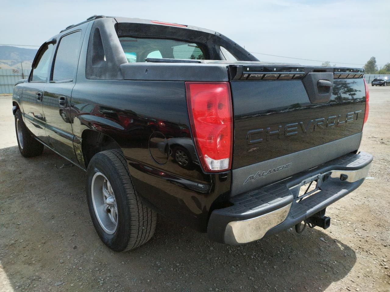 Photo 3 from auction – 2003 CHEVROLET AVALANCHE with VIN 3GNEC13T83G258511