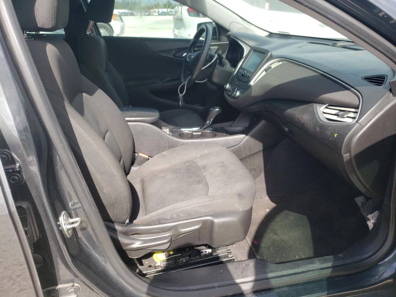 Photo 5 from auction – 2017 CHEVROLET MALIBU LS with VIN 1G1ZB5ST6HF135183