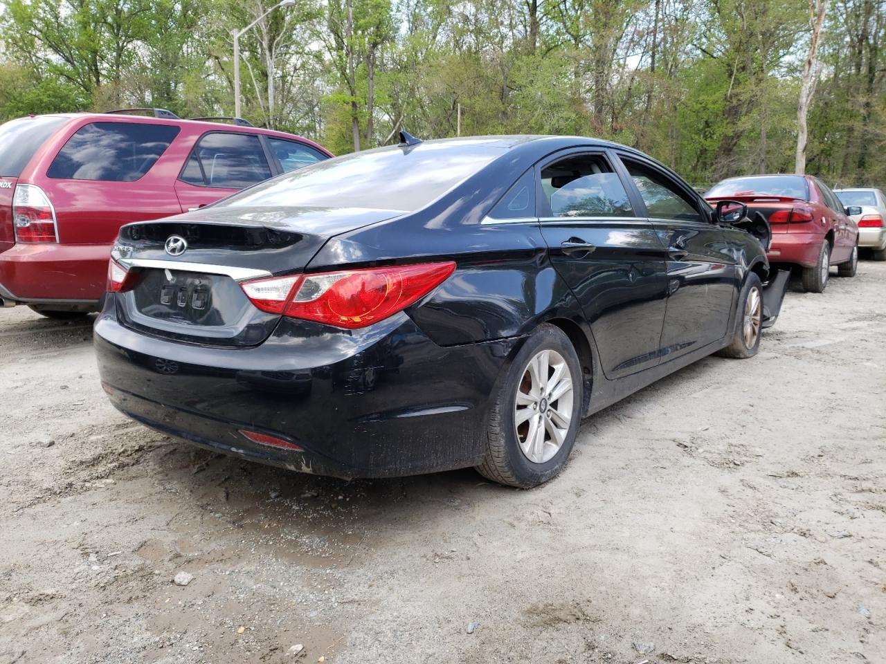 Photo 4 from auction – 2011 HYUNDAI SONATA GLS with VIN 5NPEB4AC4BH255420