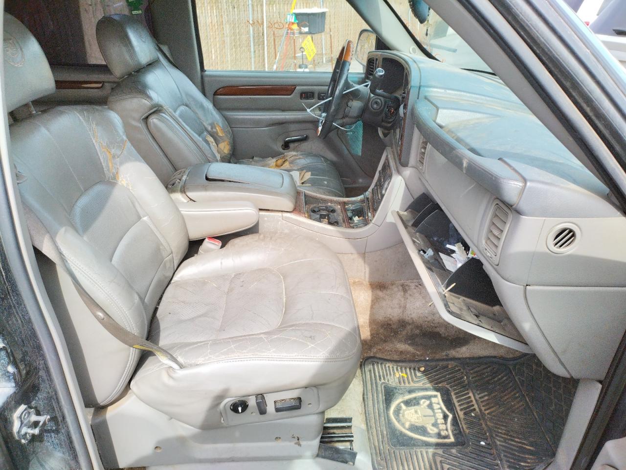 Photo 5 from auction – 2002 CADILLAC ESCALADE L with VIN 1GYEC63T42R111830