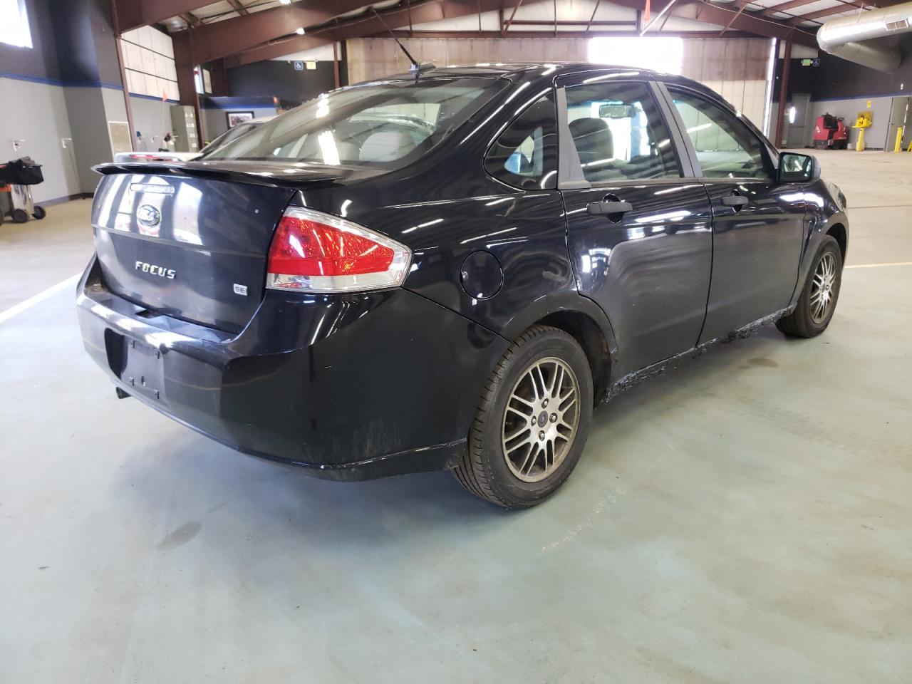 Photo 4 from auction – 2010 FORD FOCUS SE with VIN 1FAHP3FN3AW298311