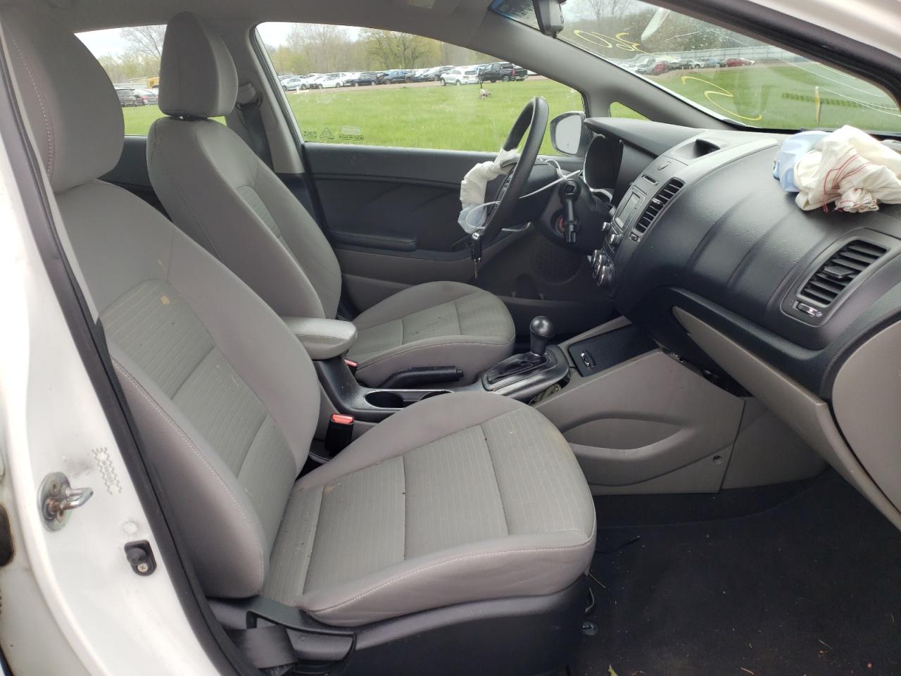 Photo 5 from auction – 2016 KIA FORTE LX with VIN KNAFX4A61G5563813