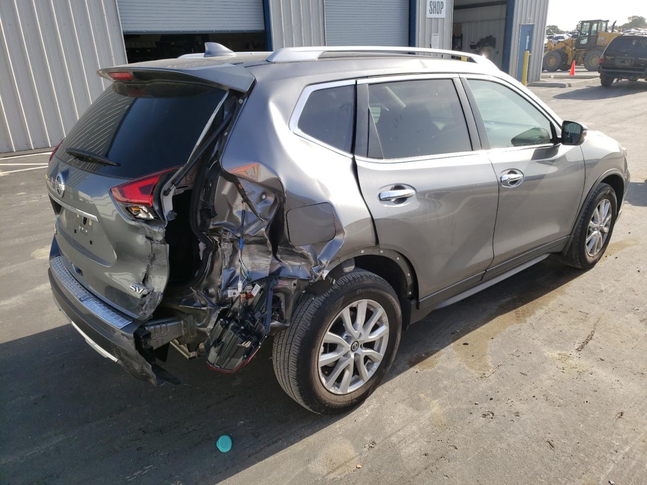 Photo 4 from auction – 2017 NISSAN ROGUE S with VIN 5N1AT2MT0HC823920