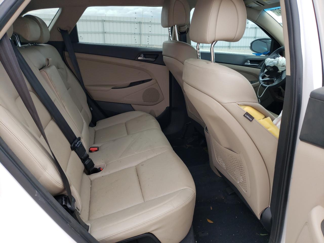 Photo 6 from auction – 2016 HYUNDAI TUCSON LIM with VIN KM8J33A23GU221149