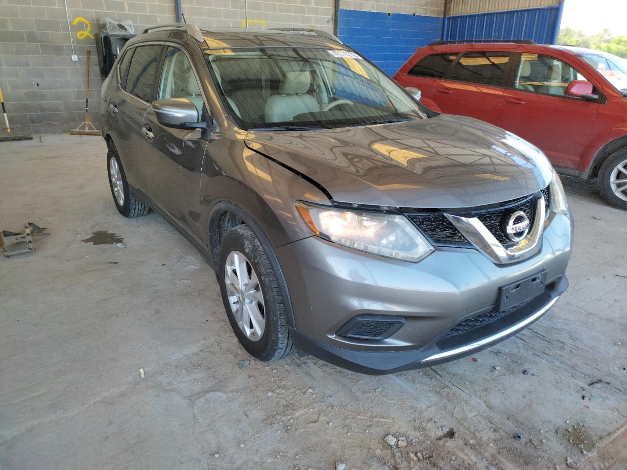 NISSAN ROGUE S 2015 with VIN KNMAT2MT8FP515890 - Photo from auction