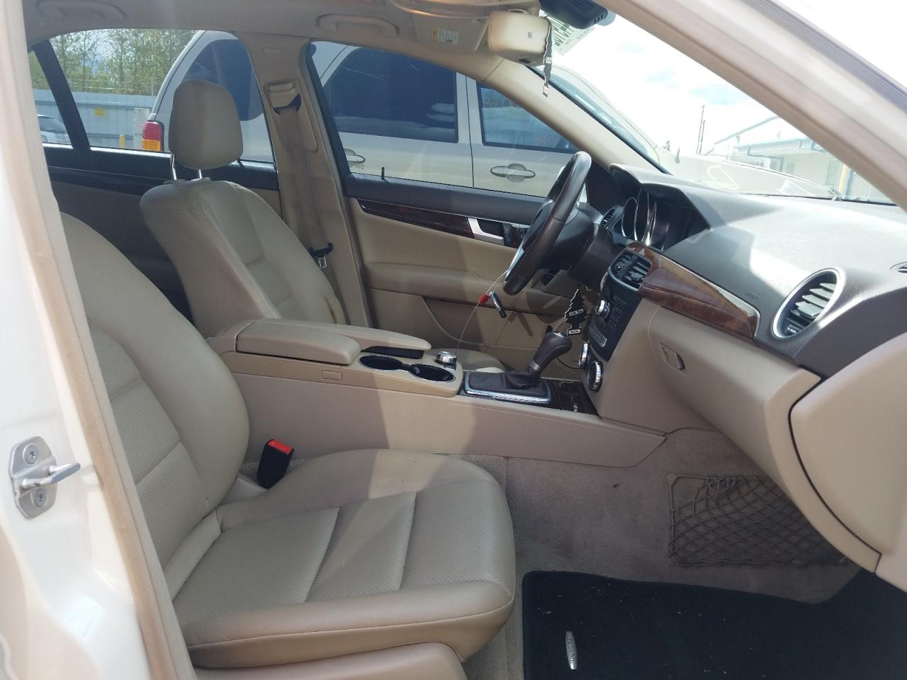 Photo 5 from auction – 2012 MERCEDES-BENZ C 300 4MAT with VIN WDDGF8BB7CA655416