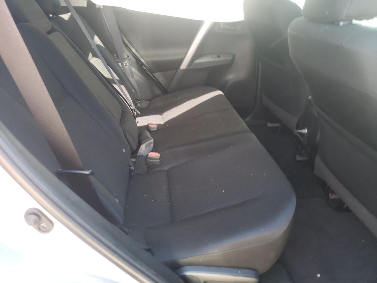 Photo 6 from auction – 2018 TOYOTA RAV4 LE with VIN 2T3ZFREV9JW465906