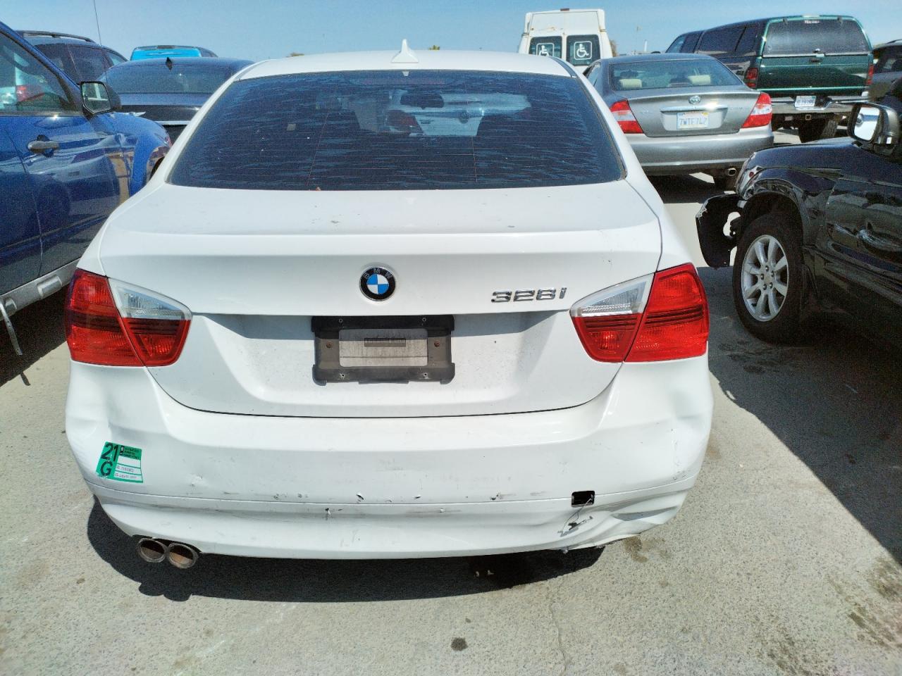 Photo 9 from auction – 2008 BMW 328 I SULE with VIN WBAVC53528F009189