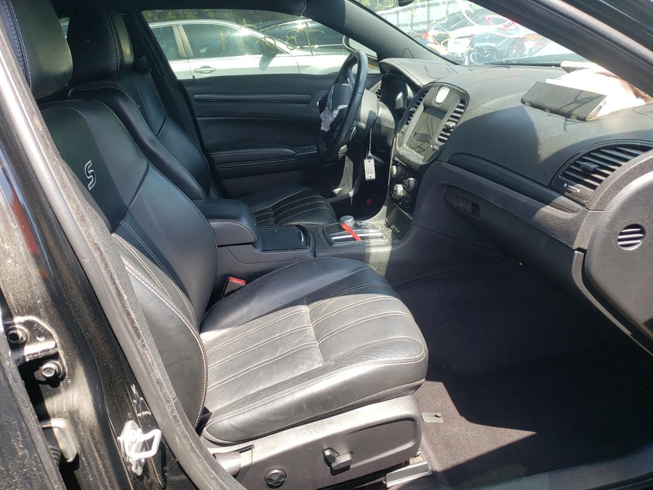 Photo 5 from auction – 2016 CHRYSLER 300 S with VIN 2C3CCAGG2GH321268