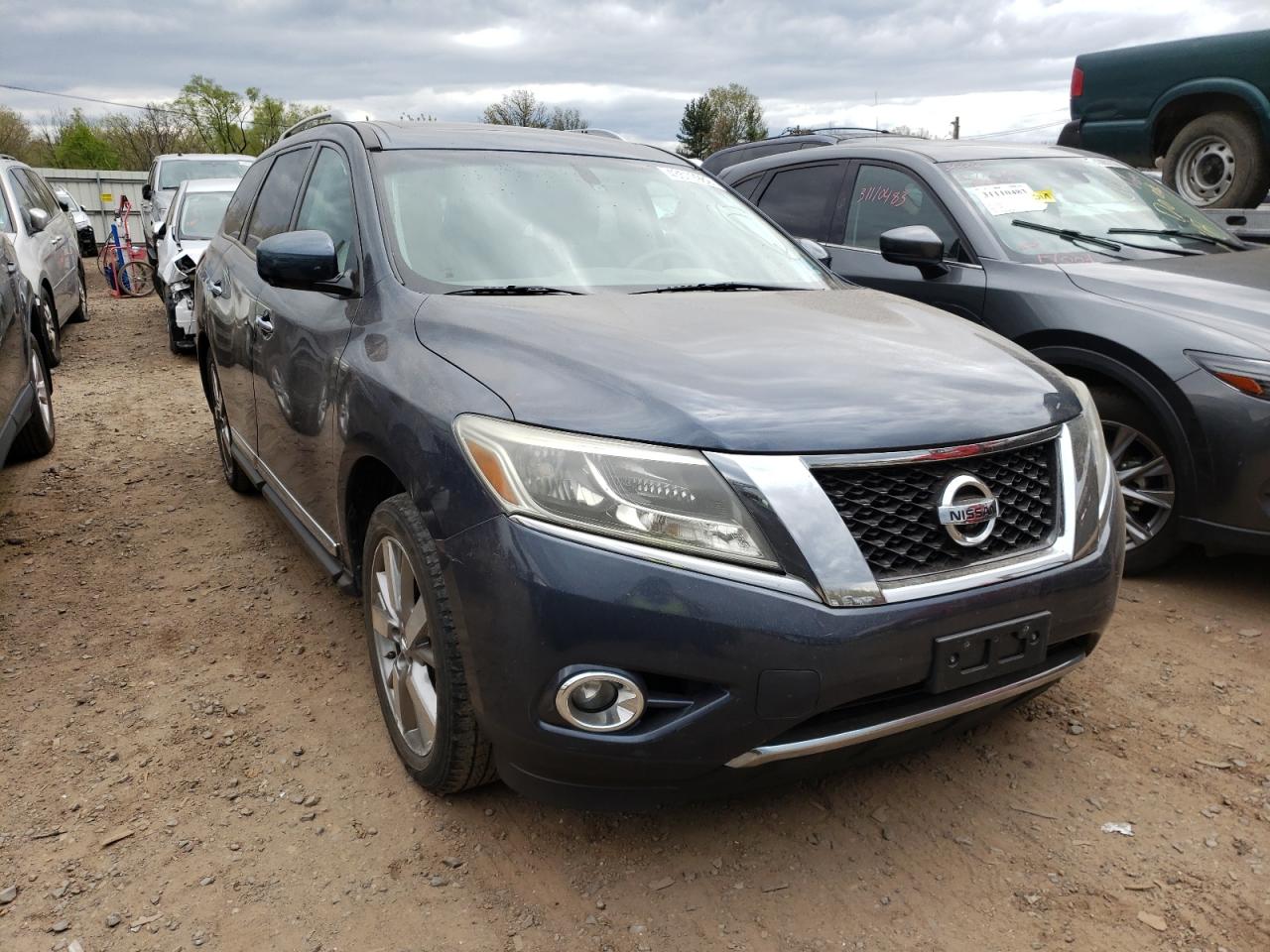 NISSAN PATHFINDER 2013 with VIN 5N1AR2MM8DC672942 - Photo from auction