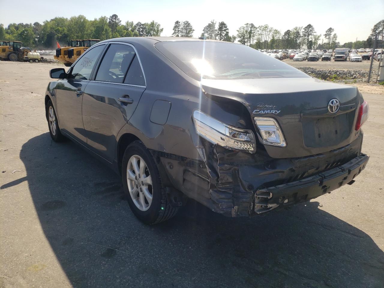 Photo 3 from auction – 2011 TOYOTA CAMRY with VIN 4T1BF3EK6BU671537