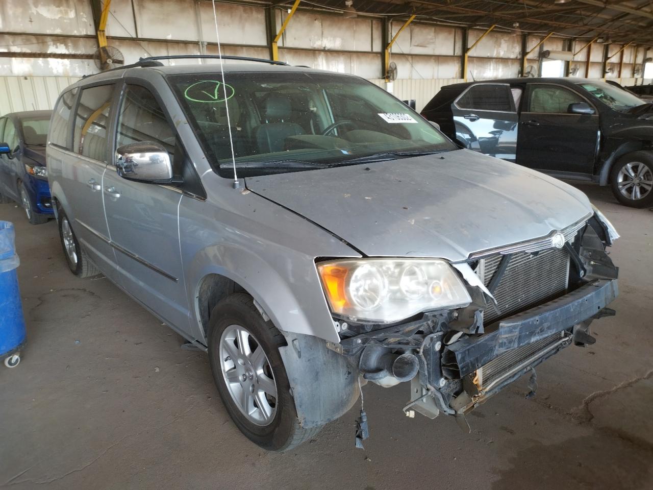 Photo 1 from auction – 2010 CHRYSLER TOWN & COU with VIN 2A4RR8D14AR423549