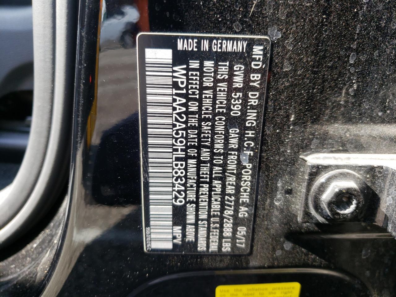 Photo 10 from auction – 2017 PORSCHE MACAN with VIN WP1AA2A59HLB83429