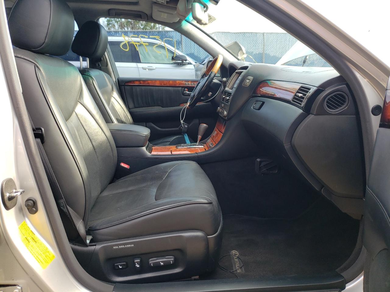 Photo 5 from auction – 2004 LEXUS LS 430 with VIN JTHBN36F240169268