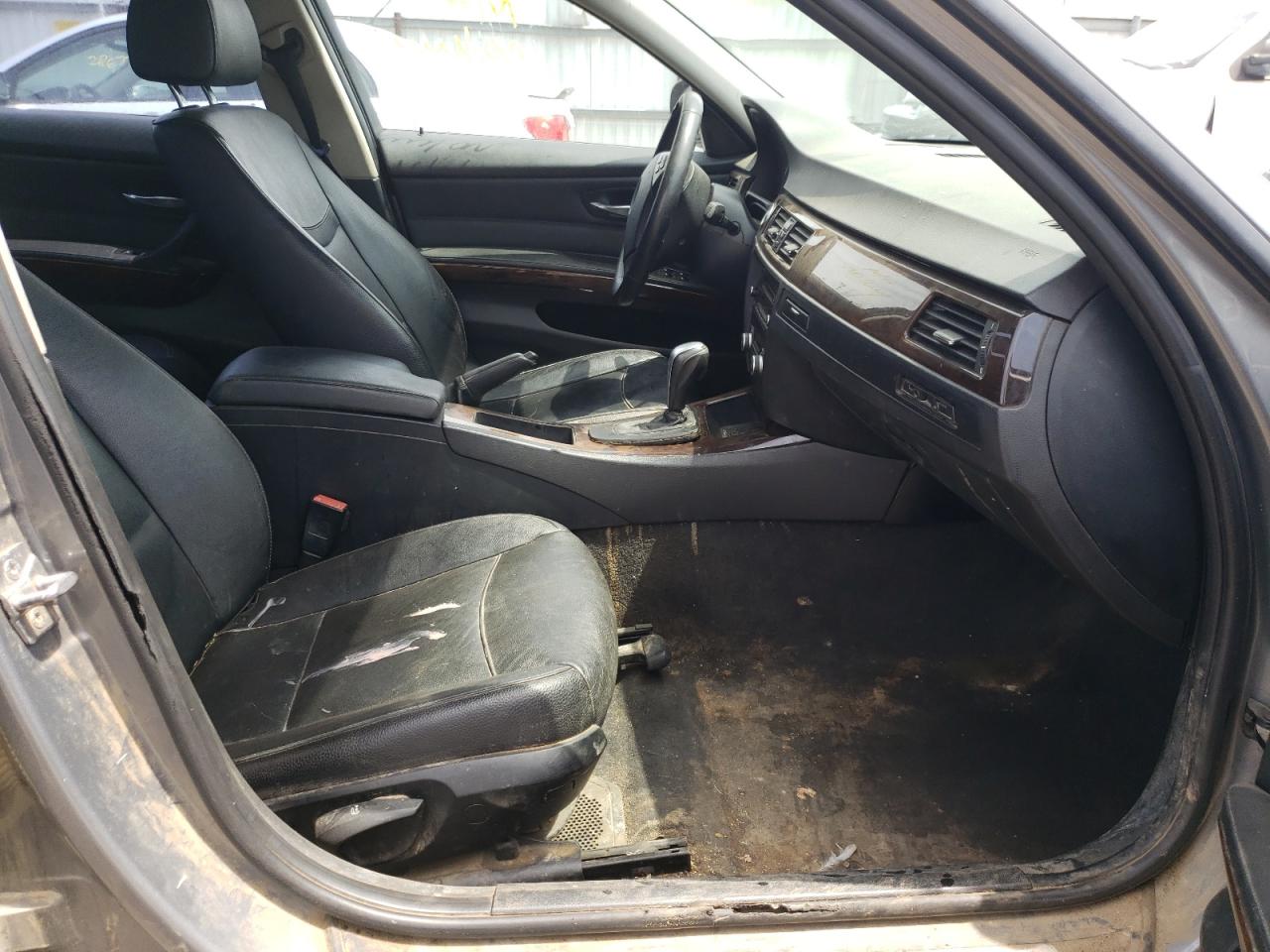Photo 5 from auction – 2011 BMW 328 I with VIN WBAPH7C56BE850287