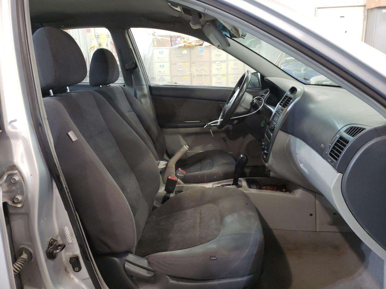 Photo 5 from auction – 2006 KIA SPECTRA LX with VIN KNAFE121365248551