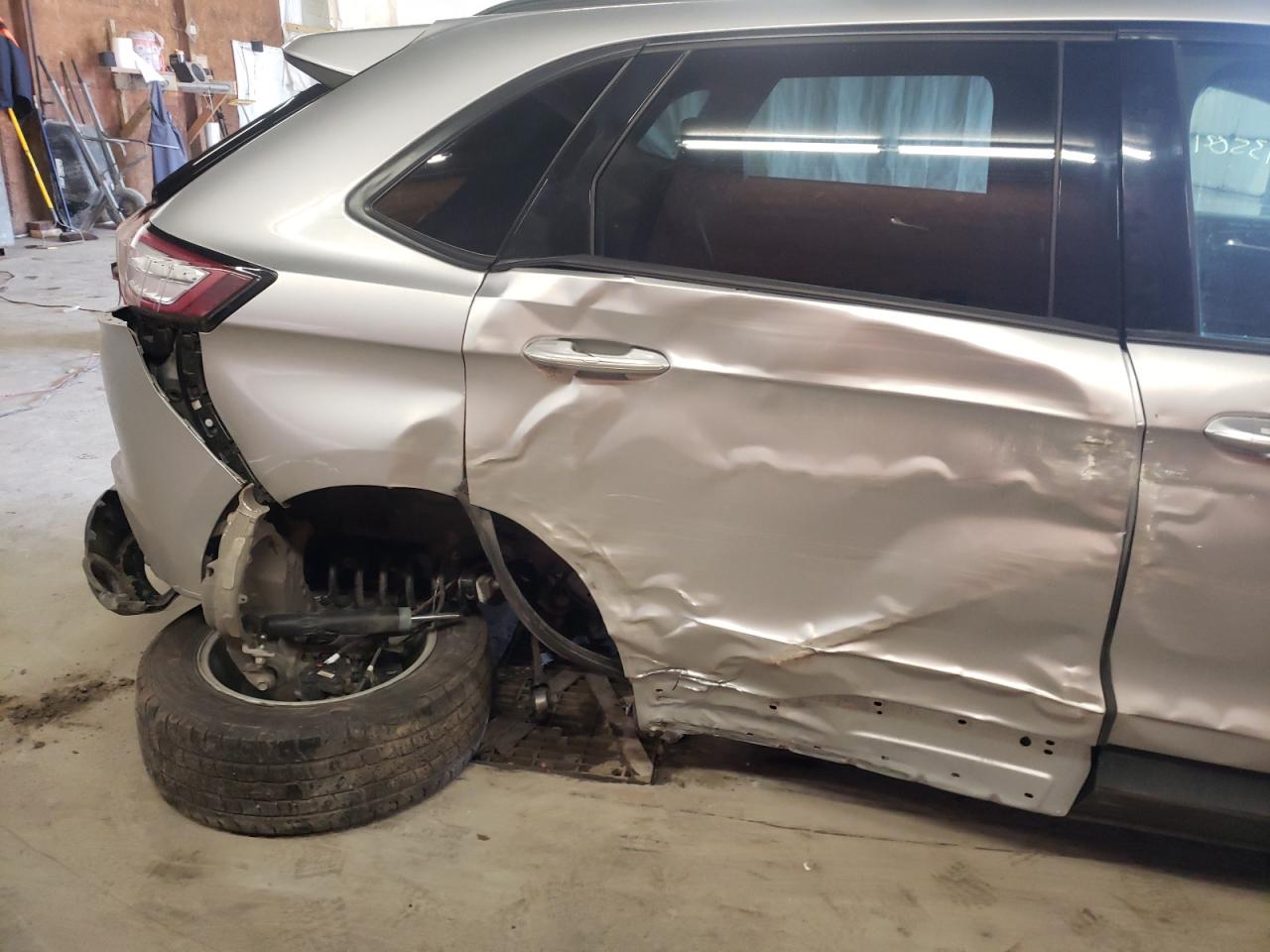 Photo 9 from auction – 2017 FORD EDGE SE with VIN 2FMPK3G98HBC44211