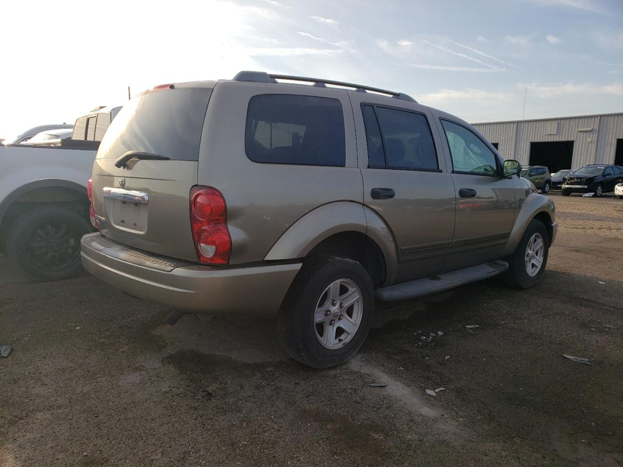 Photo 4 from auction – 2005 DODGE DURANGO SL with VIN 1D4HD48N55F605721