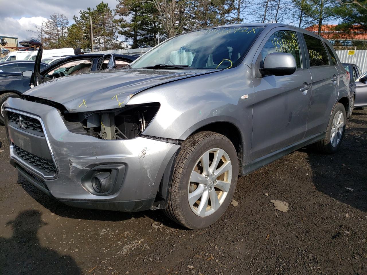 Photo 2 from auction – 2014 MITSUBISHI OUTLANDER with VIN 4A4AR3AU0EE021477
