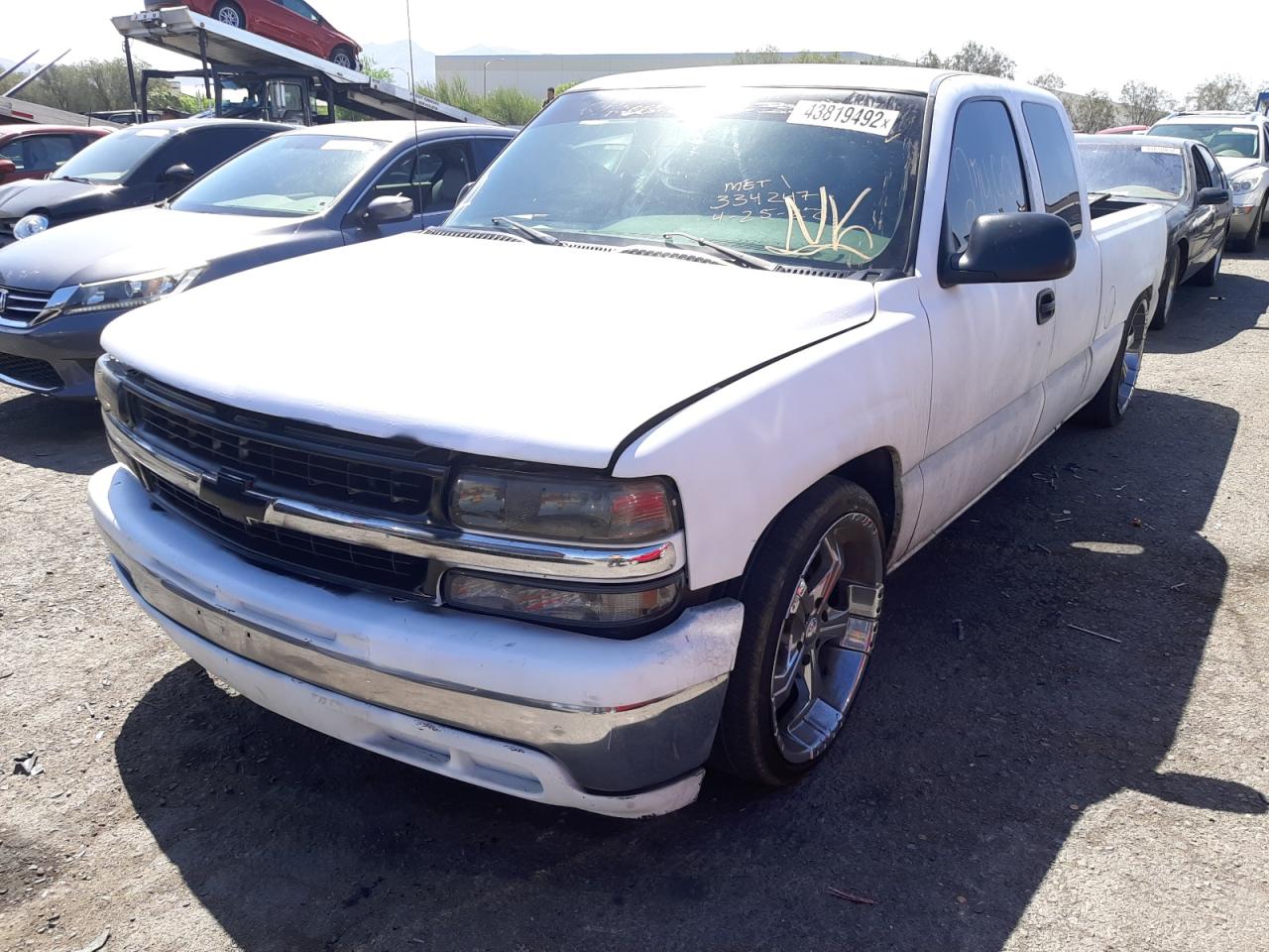 Photo 2 from auction – 2002 CHEVROLET SILVERADO with VIN 2GCEC19V221117412