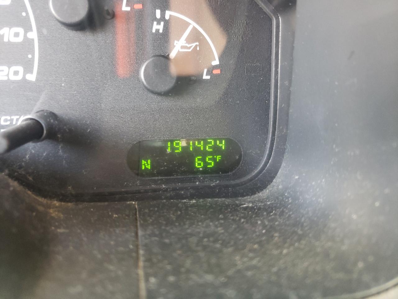 Photo 8 from auction – 2002 FORD EXPLORER X with VIN 1FMZU73K22UD34247