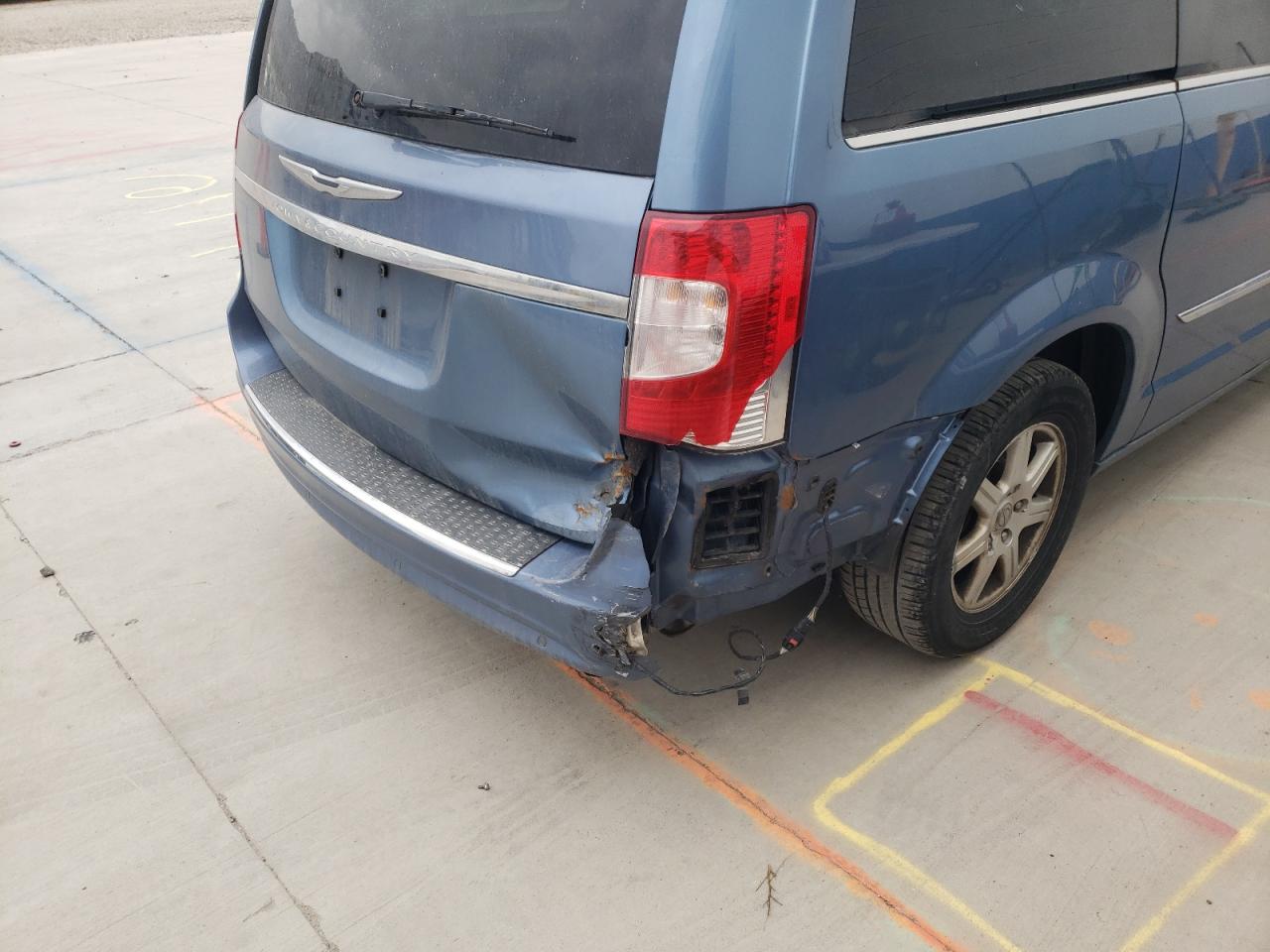 Photo 9 from auction – 2011 CHRYSLER TOWN & COU with VIN 2A4RR5DG7BR765808