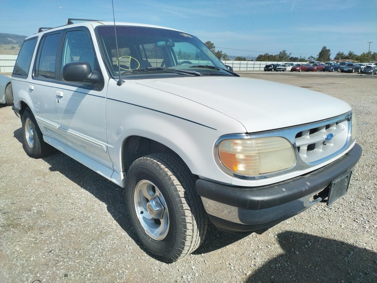 FORD EXPLORER 1995 with VIN 1FMDU32X2SZB18966 - Photo from auction