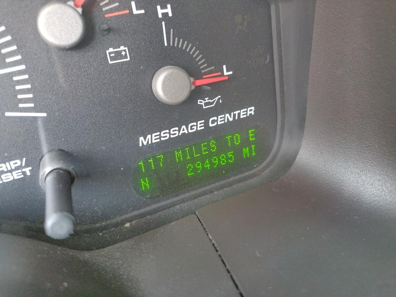 Photo 8 from auction – 2004 FORD EXPEDITION with VIN 1FMFU18L84LB21619