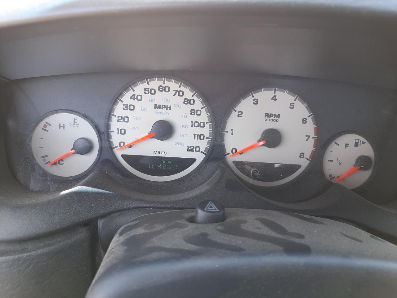 Photo 8 from auction – 2003 DODGE NEON SXT with VIN 1B3ES56CX3D182724