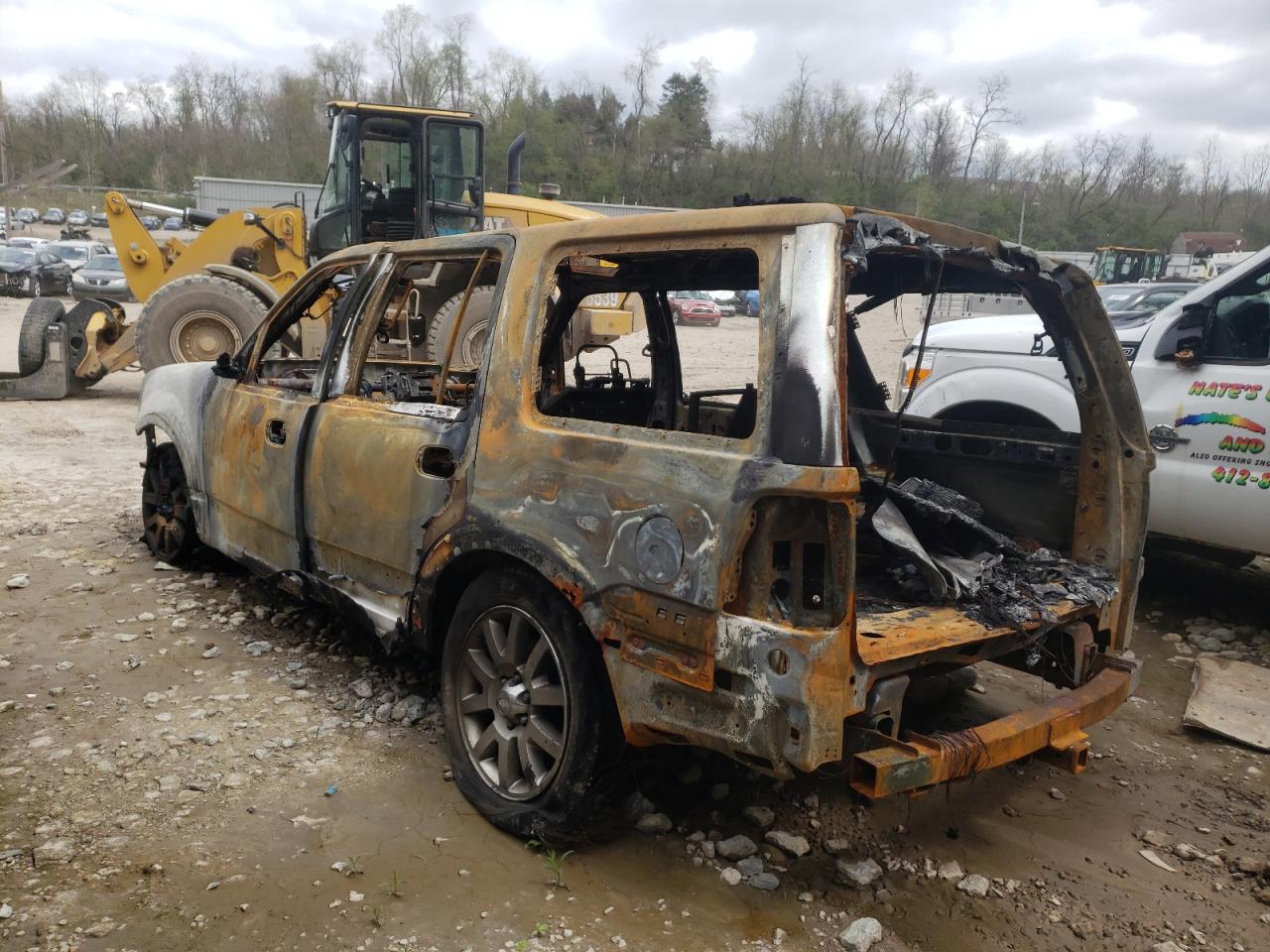 Photo 3 from auction – 2011 FORD EXPEDITION with VIN 1FMJU1J56BEF23727