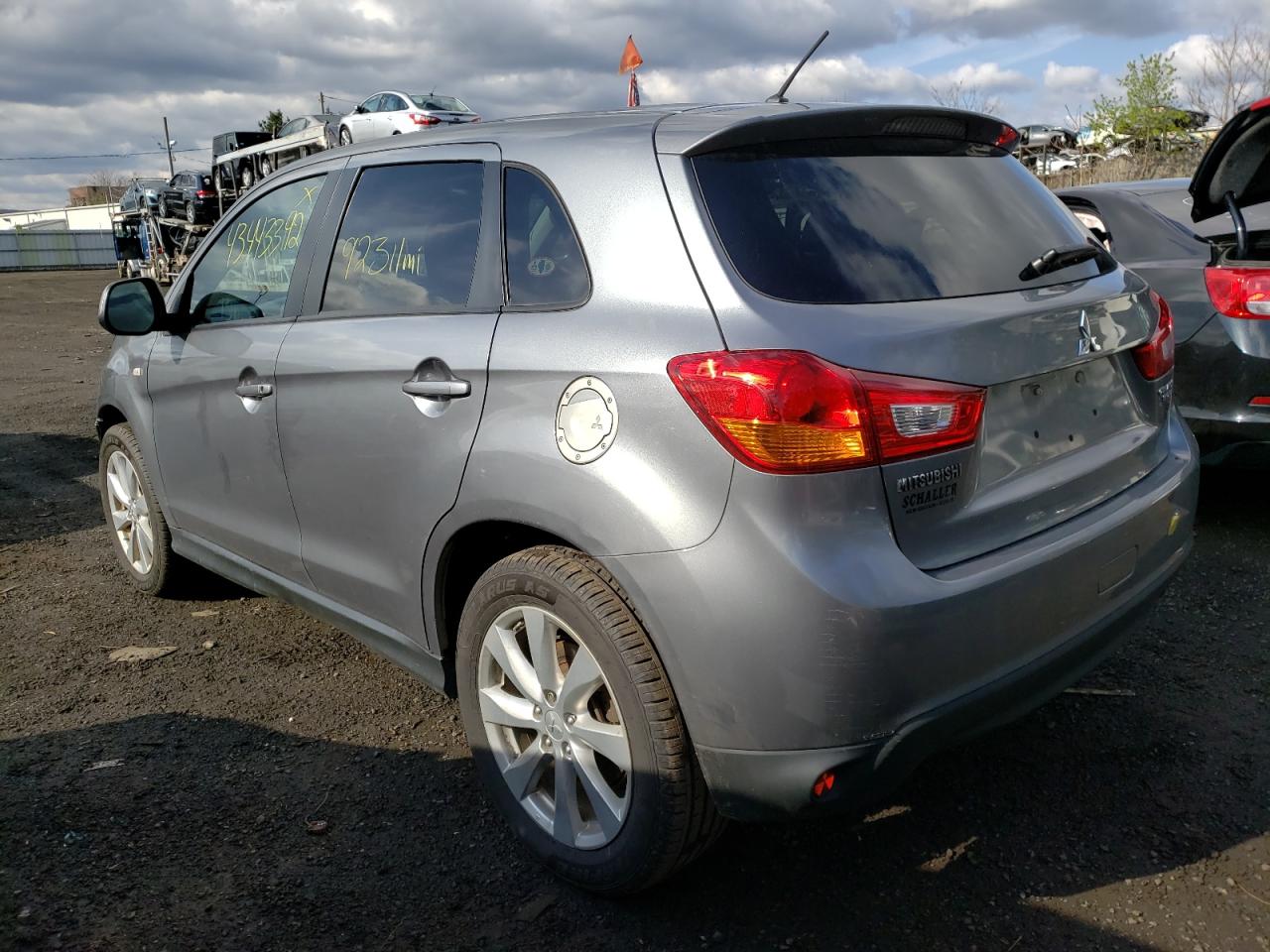 Photo 3 from auction – 2014 MITSUBISHI OUTLANDER with VIN 4A4AR3AU0EE021477