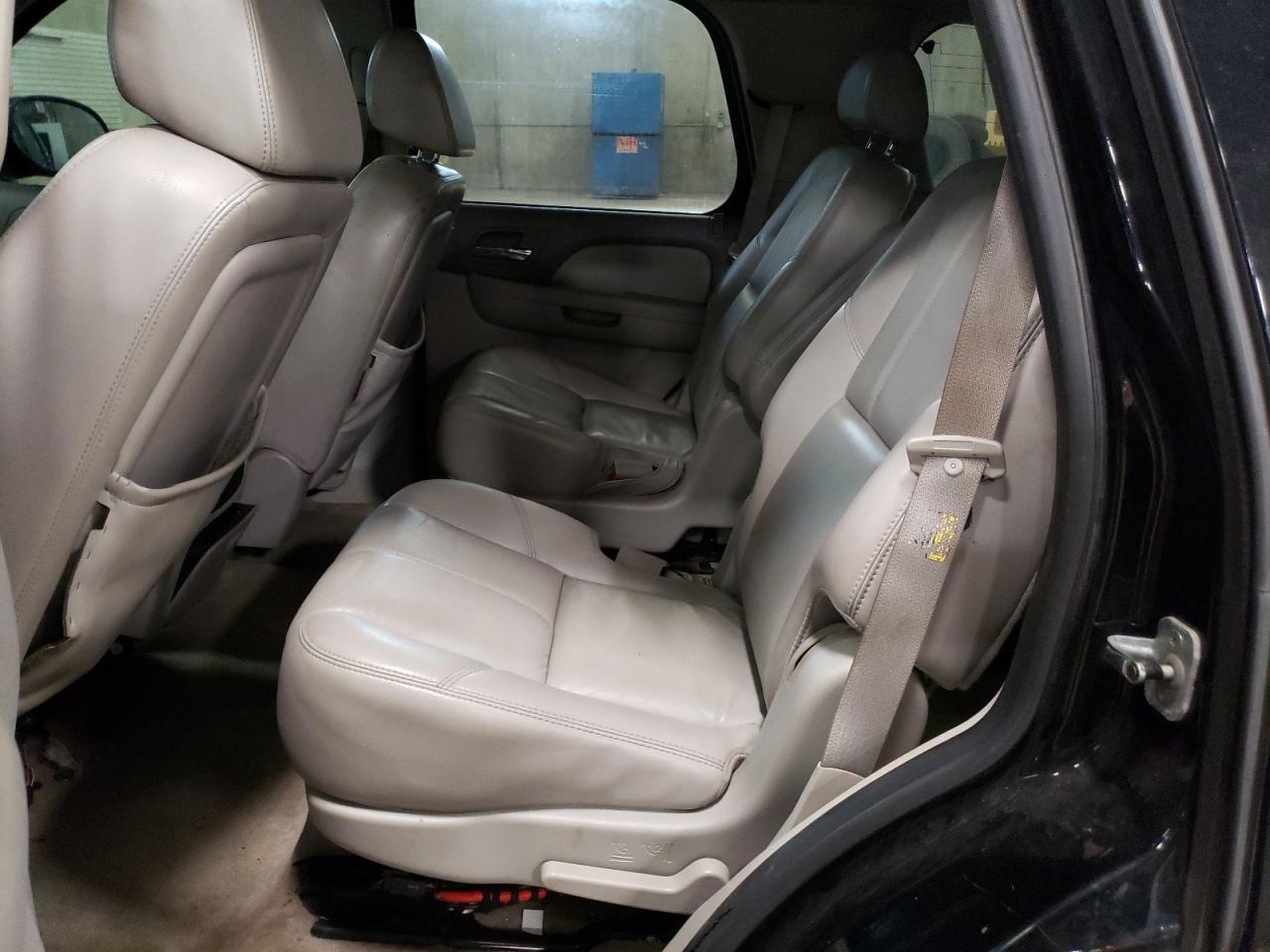 Photo 6 from auction – 2007 GMC YUKON with VIN 1GKFK13077J121719