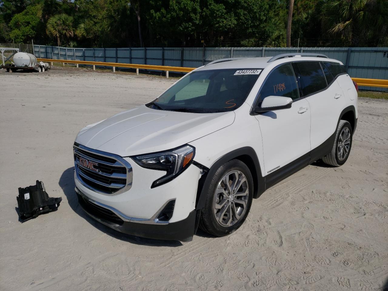 Photo 2 from auction – 2019 GMC TERRAIN SL with VIN 3GKALPEX0KL137492